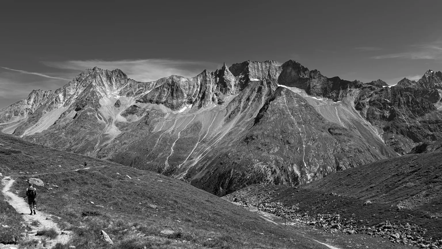 Haute Route Day 5 - cabane Prafleuri to Arolla